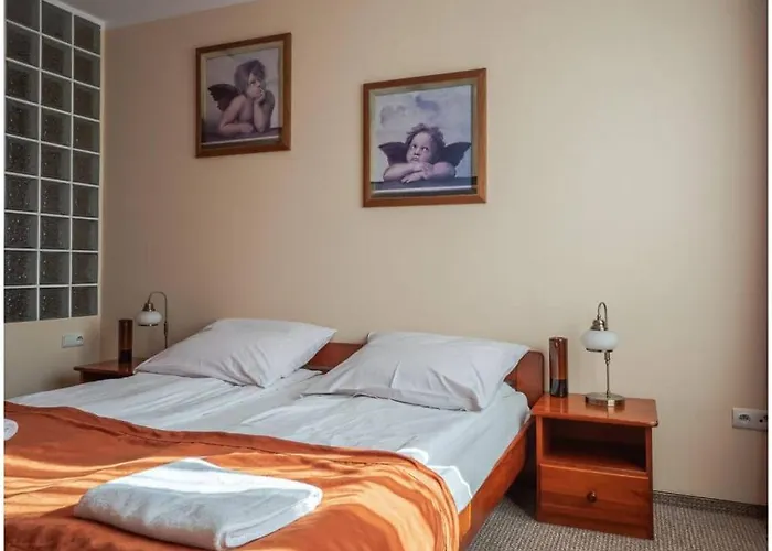 Restauracja Cukropol 호텔 Gostyń